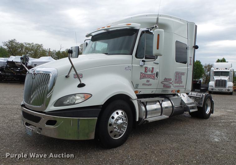 image for item DE3646 2008 International ProStar Premium semi truck