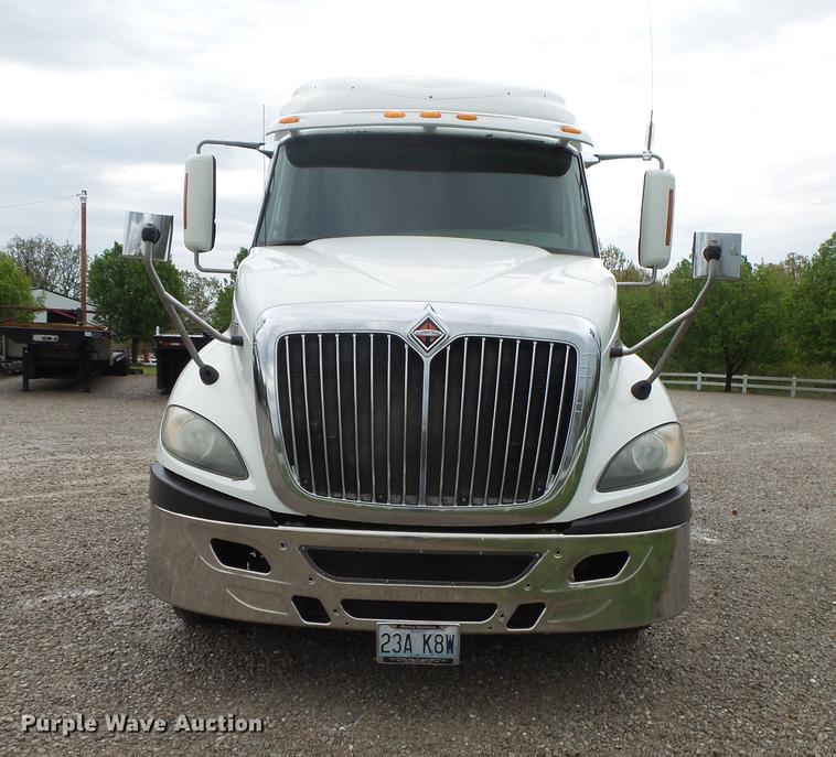 image for item DE3646 2008 International ProStar Premium semi truck