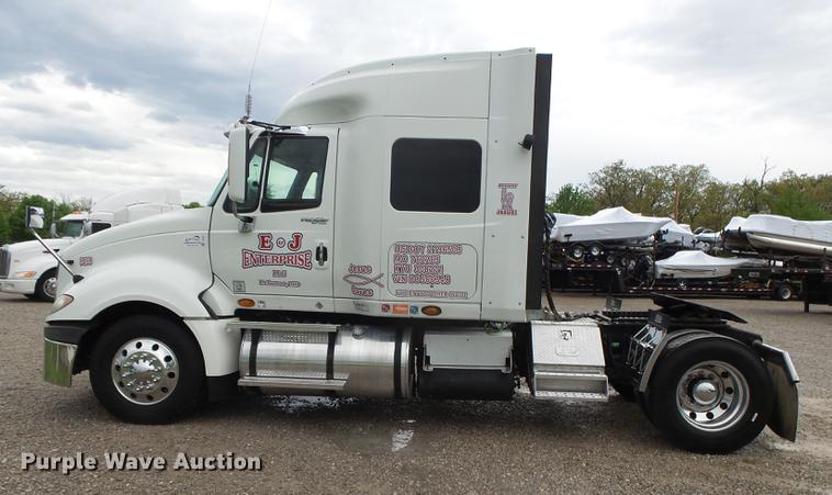 image for item DE3646 2008 International ProStar Premium semi truck