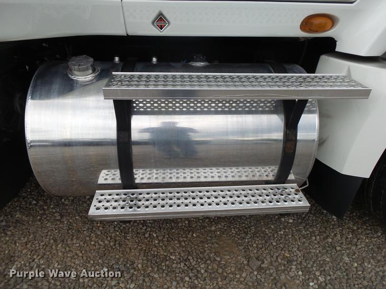 image for item DE3646 2008 International ProStar Premium semi truck