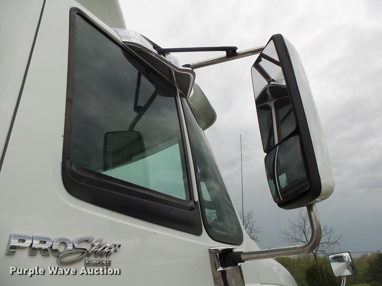 image for item DE3646 2008 International ProStar Premium semi truck