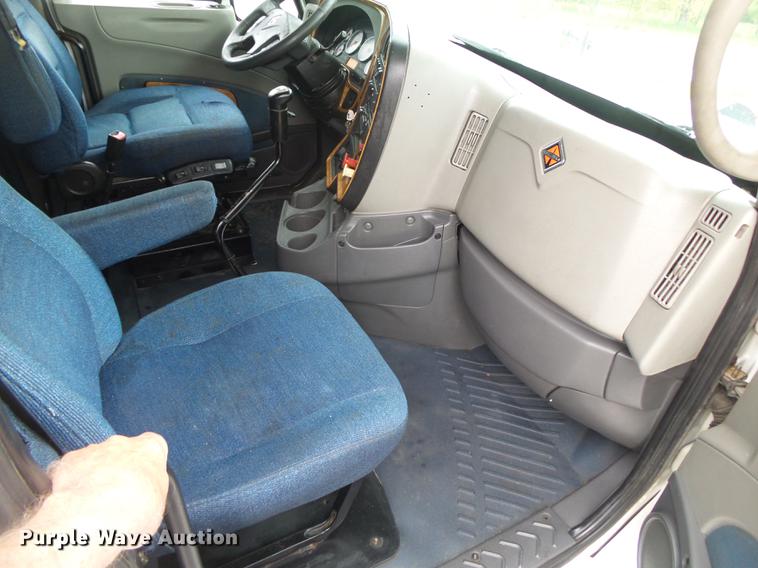 image for item DE3646 2008 International ProStar Premium semi truck