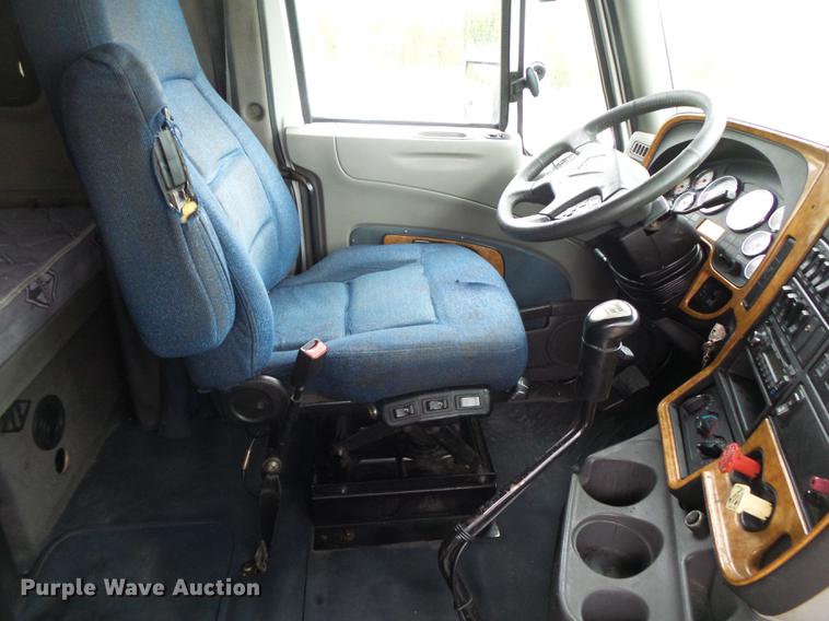 image for item DE3646 2008 International ProStar Premium semi truck