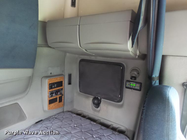 image for item DE3646 2008 International ProStar Premium semi truck