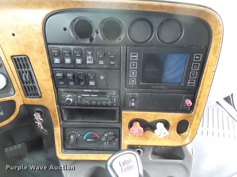 image for item DE3646 2008 International ProStar Premium semi truck