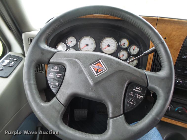 image for item DE3646 2008 International ProStar Premium semi truck