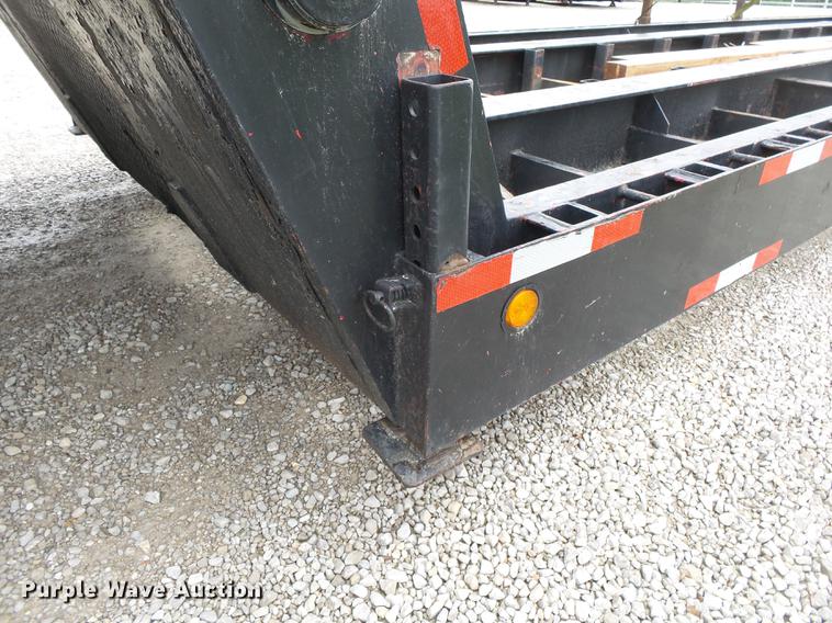 image for item DE3650 2006 Tarasport drop deck trailer