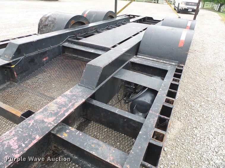 image for item DE3650 2006 Tarasport drop deck trailer