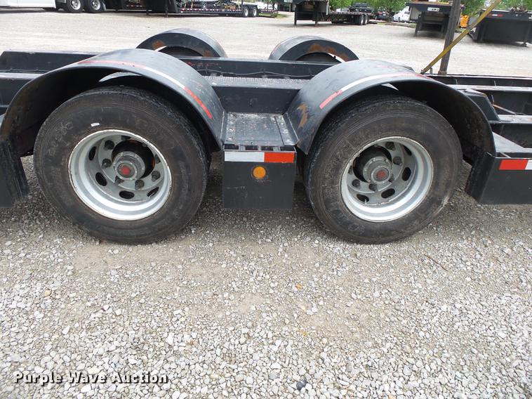 image for item DE3650 2006 Tarasport drop deck trailer