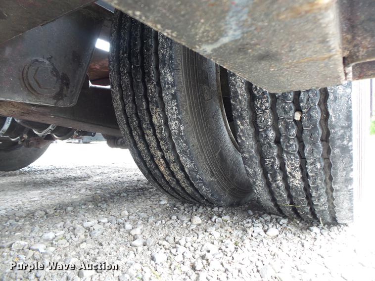 image for item DE3650 2006 Tarasport drop deck trailer