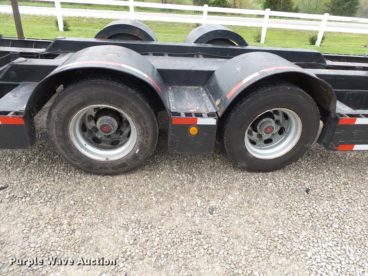 image for item DE3650 2006 Tarasport drop deck trailer