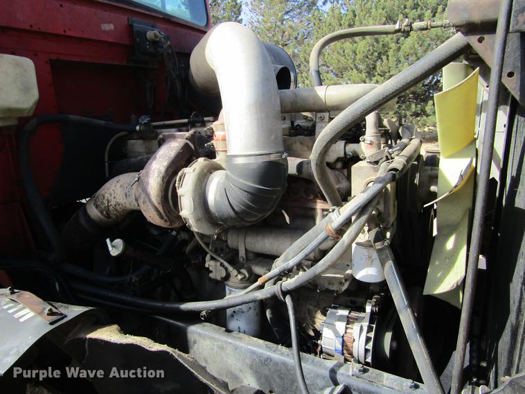 image for item DE6664 1990 International F-9370 semi truck