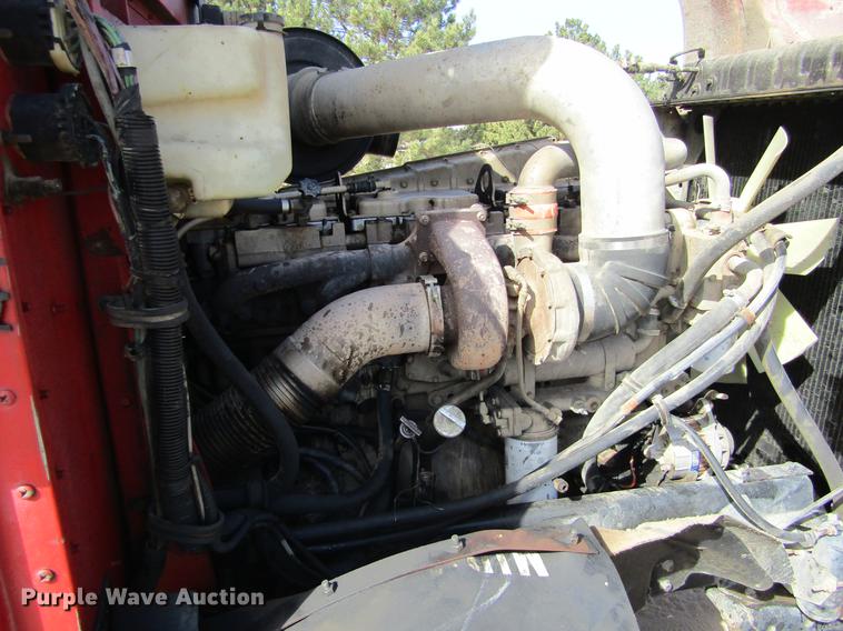 image for item DE6664 1990 International F-9370 semi truck