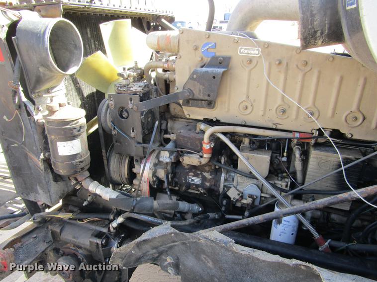 image for item DE6664 1990 International F-9370 semi truck