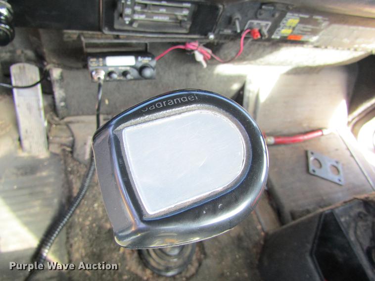 image for item DE6664 1990 International F-9370 semi truck