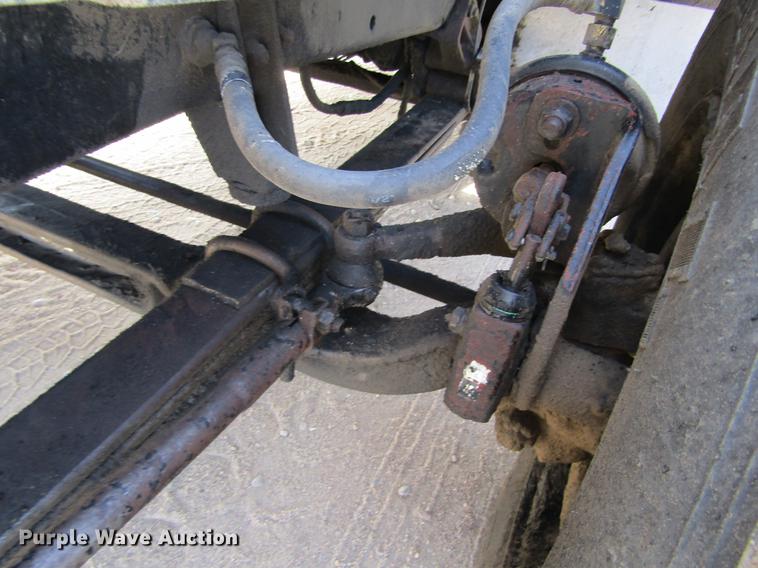 image for item DE6664 1990 International F-9370 semi truck