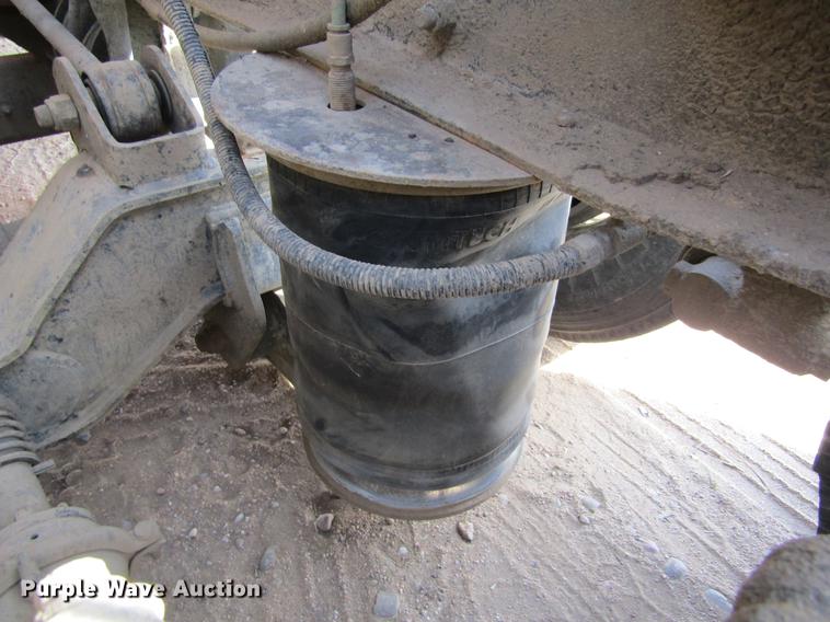 image for item DE6664 1990 International F-9370 semi truck