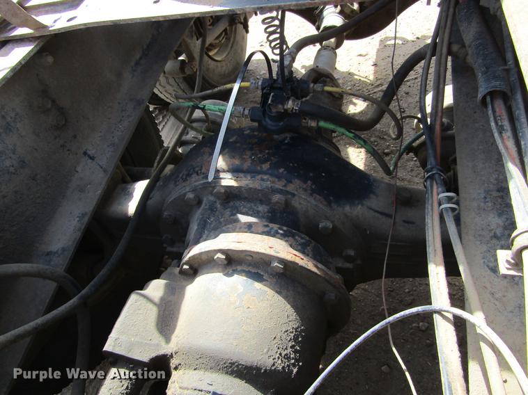 image for item DE6664 1990 International F-9370 semi truck