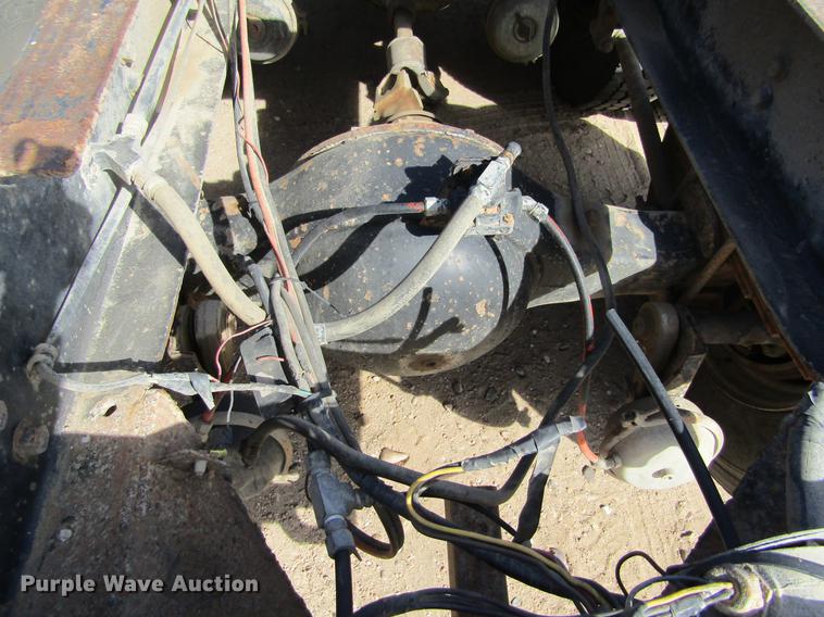 image for item DE6664 1990 International F-9370 semi truck