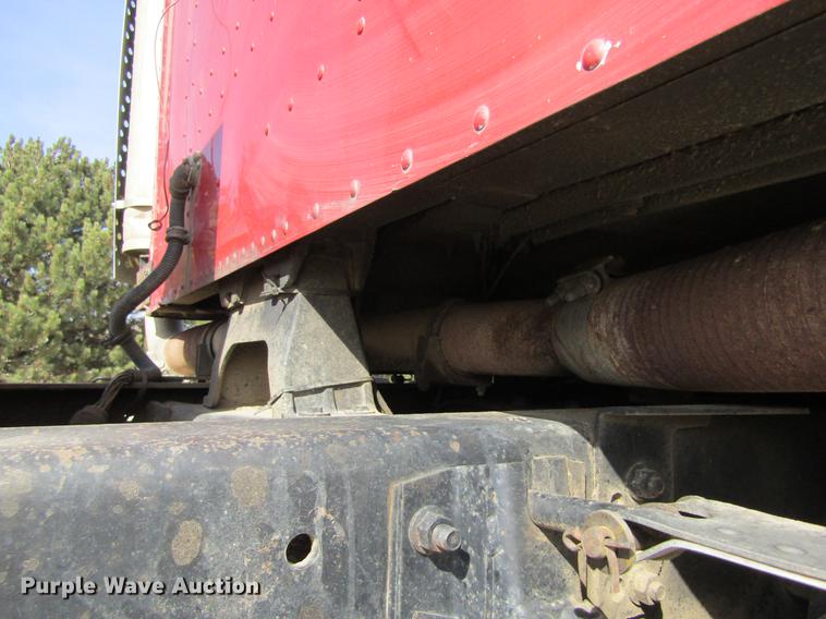 image for item DE6664 1990 International F-9370 semi truck