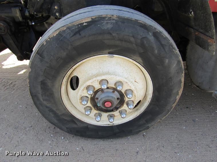 image for item DE6664 1990 International F-9370 semi truck