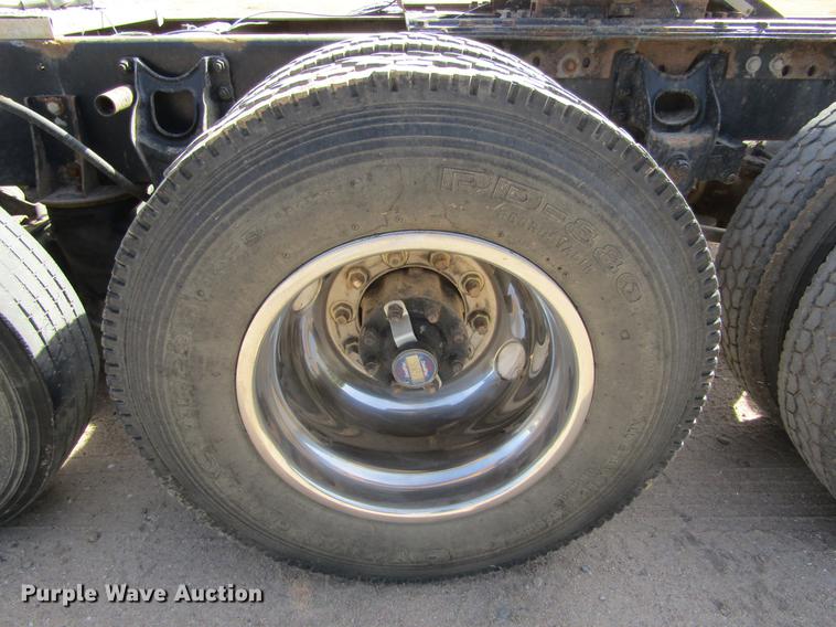 image for item DE6664 1990 International F-9370 semi truck