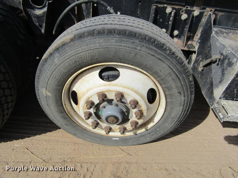 image for item DE6664 1990 International F-9370 semi truck