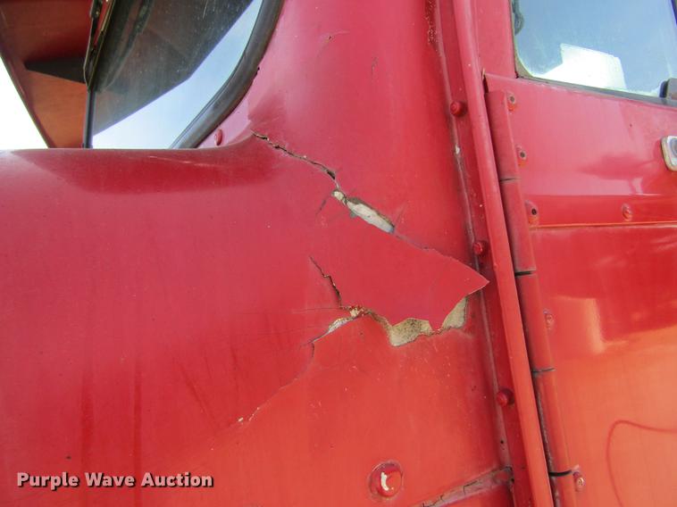 image for item DE6664 1990 International F-9370 semi truck