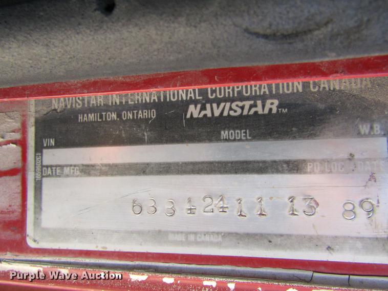 image for item DE6664 1990 International F-9370 semi truck