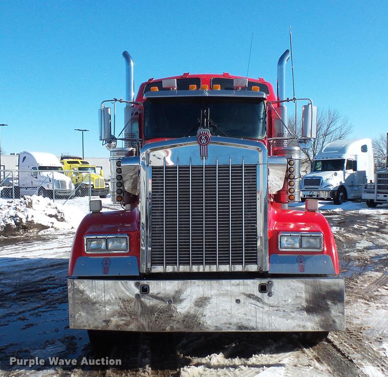 image for item DV9596 2005 Kenworth W900 semi truck