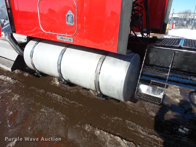 image for item DV9596 2005 Kenworth W900 semi truck