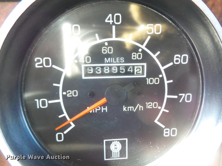 image for item DV9596 2005 Kenworth W900 semi truck