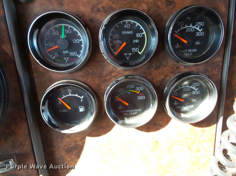 image for item DV9596 2005 Kenworth W900 semi truck