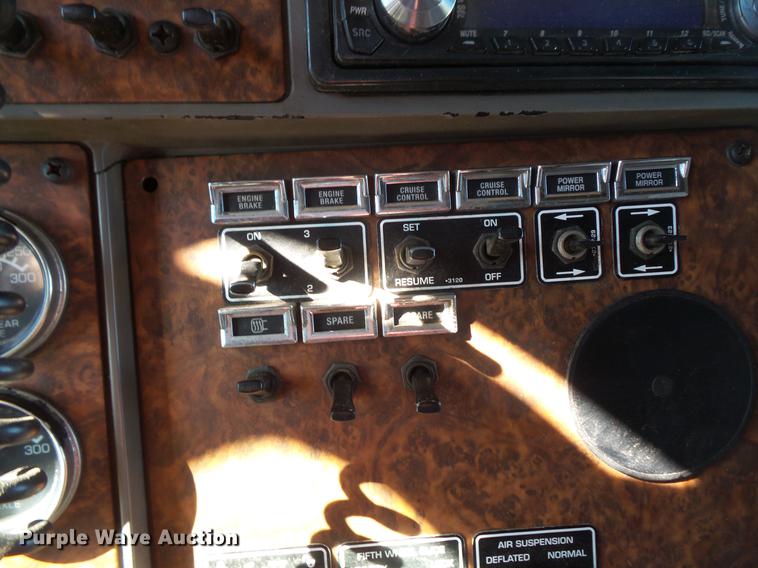 image for item DV9596 2005 Kenworth W900 semi truck