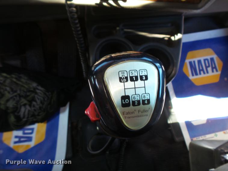 image for item DV9596 2005 Kenworth W900 semi truck