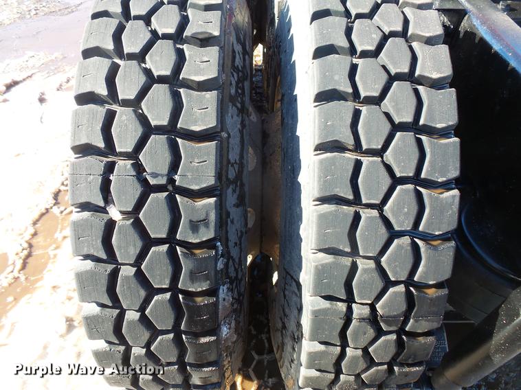 image for item DV9596 2005 Kenworth W900 semi truck