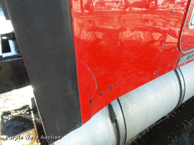 image for item DV9596 2005 Kenworth W900 semi truck