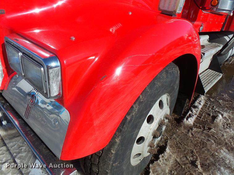 image for item DV9596 2005 Kenworth W900 semi truck