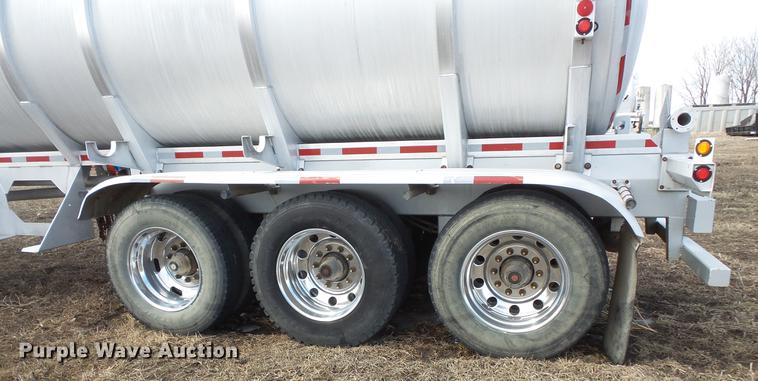 image for item DW9703 2012 TyTal tank trailer