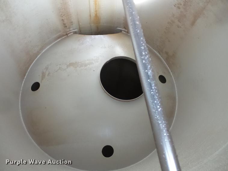 image for item DW9703 2012 TyTal tank trailer