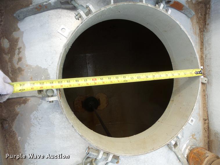 image for item DW9703 2012 TyTal tank trailer