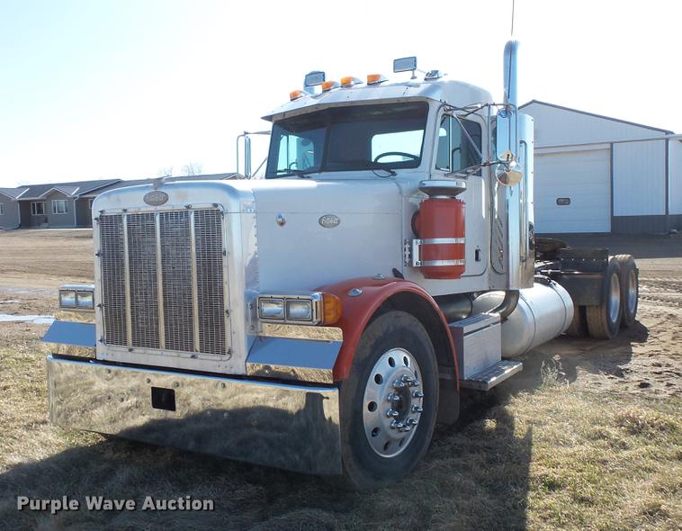 image for item DW9717 1999 Peterbilt 379 semi truck
