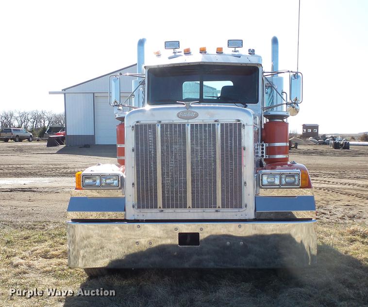 image for item DW9717 1999 Peterbilt 379 semi truck
