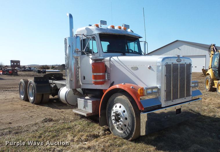 image for item DW9717 1999 Peterbilt 379 semi truck