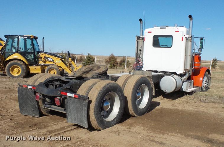 image for item DW9717 1999 Peterbilt 379 semi truck