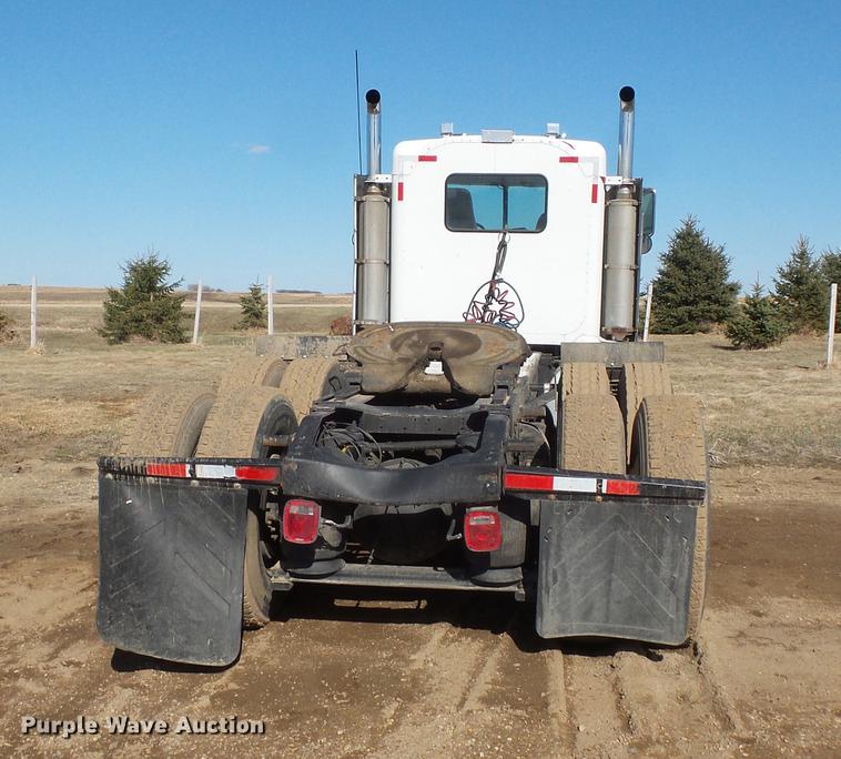 image for item DW9717 1999 Peterbilt 379 semi truck