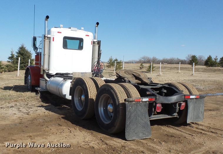 image for item DW9717 1999 Peterbilt 379 semi truck