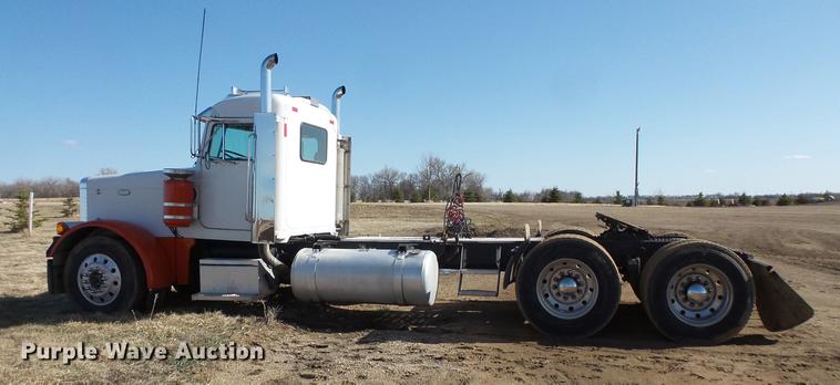 image for item DW9717 1999 Peterbilt 379 semi truck