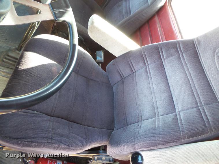 image for item DW9717 1999 Peterbilt 379 semi truck