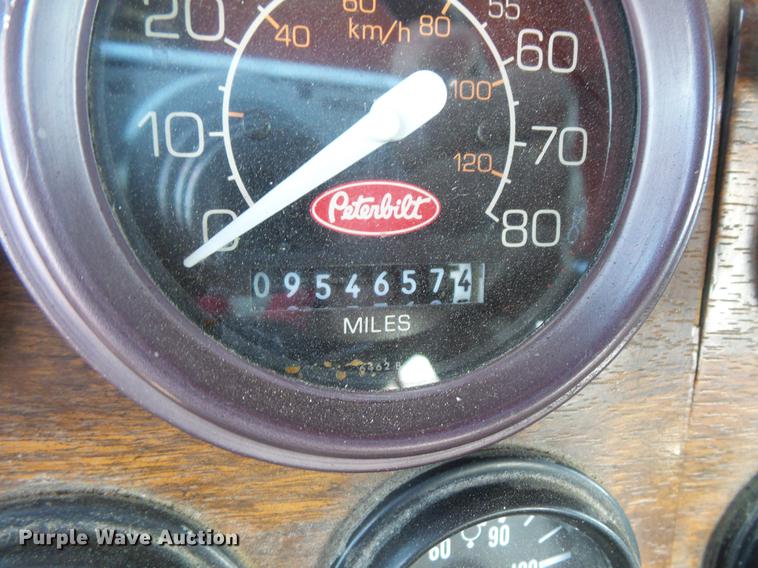 image for item DW9717 1999 Peterbilt 379 semi truck